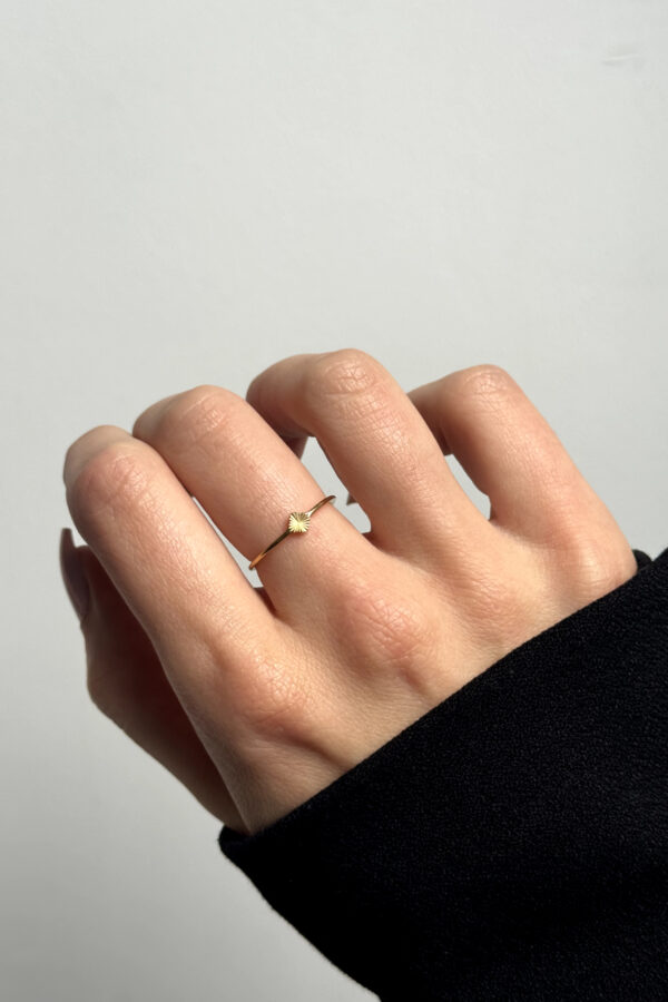 One Flower Ring