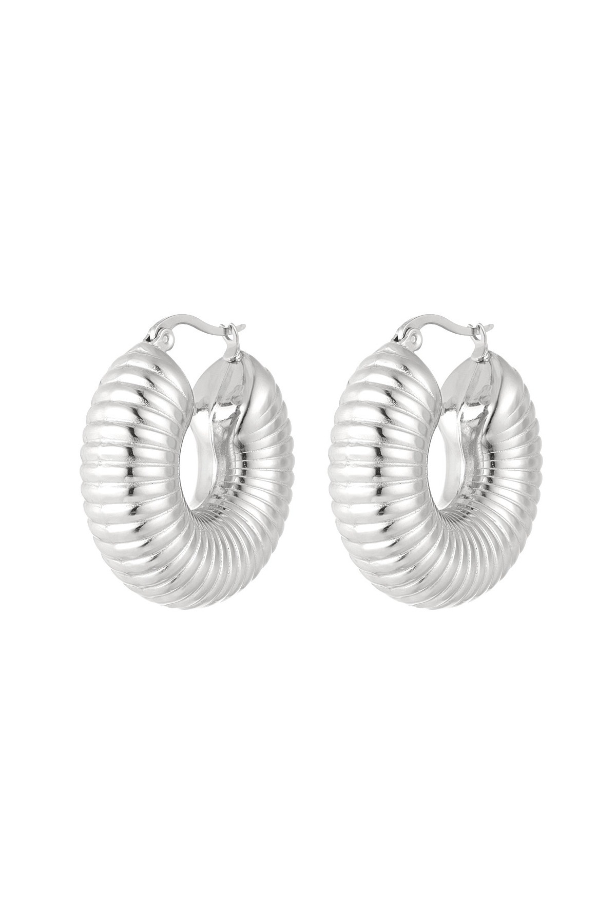 Aesthetic Round Hoops