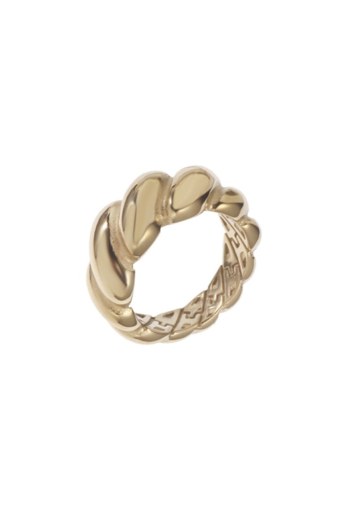 Twisted Elegance Ring