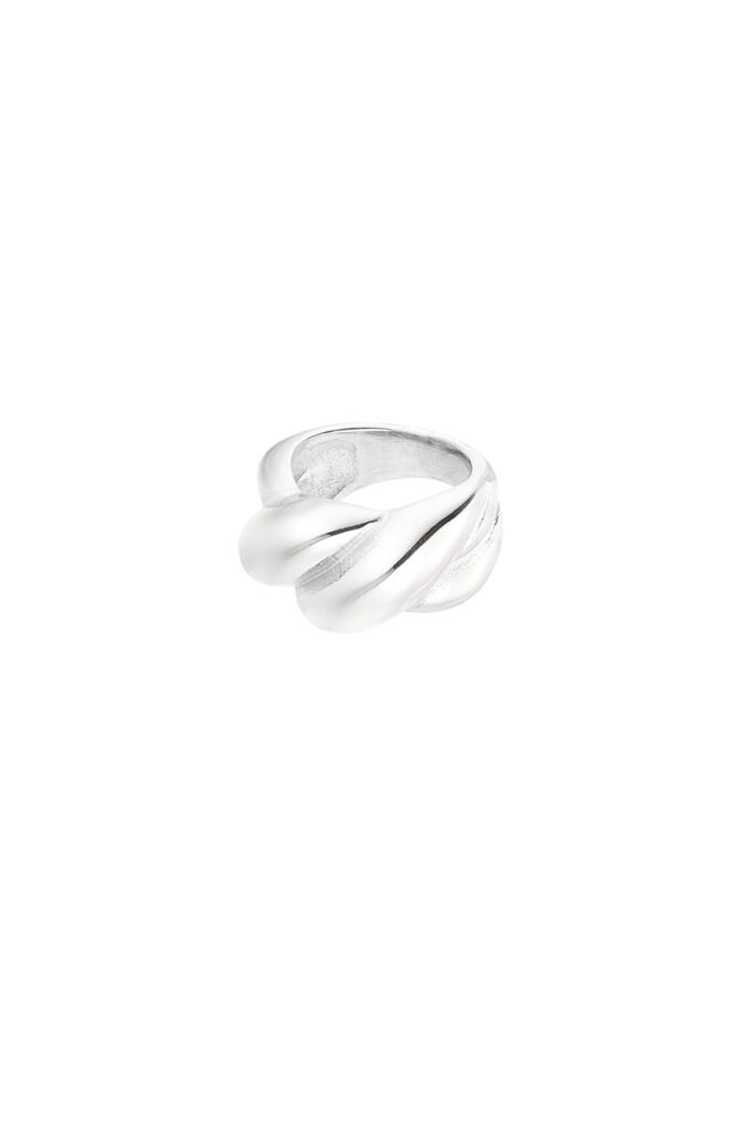 Bolt Twisted Ring